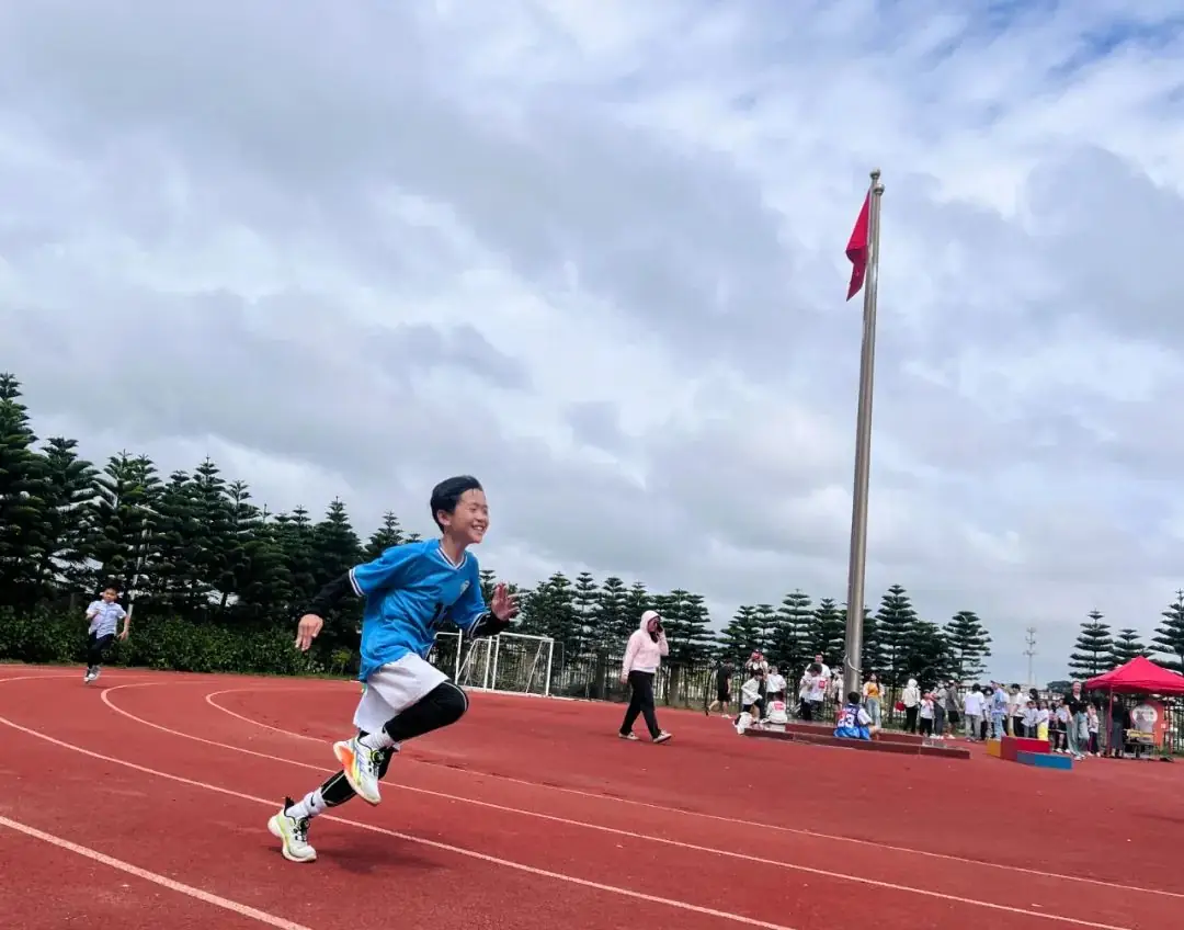 平潭岚城乡中心小学“绿色奥运,环保前行”第六届健体节 第21张 平潭岚城乡中心小学“绿色奥运,环保前行”第六届健体节 第21张