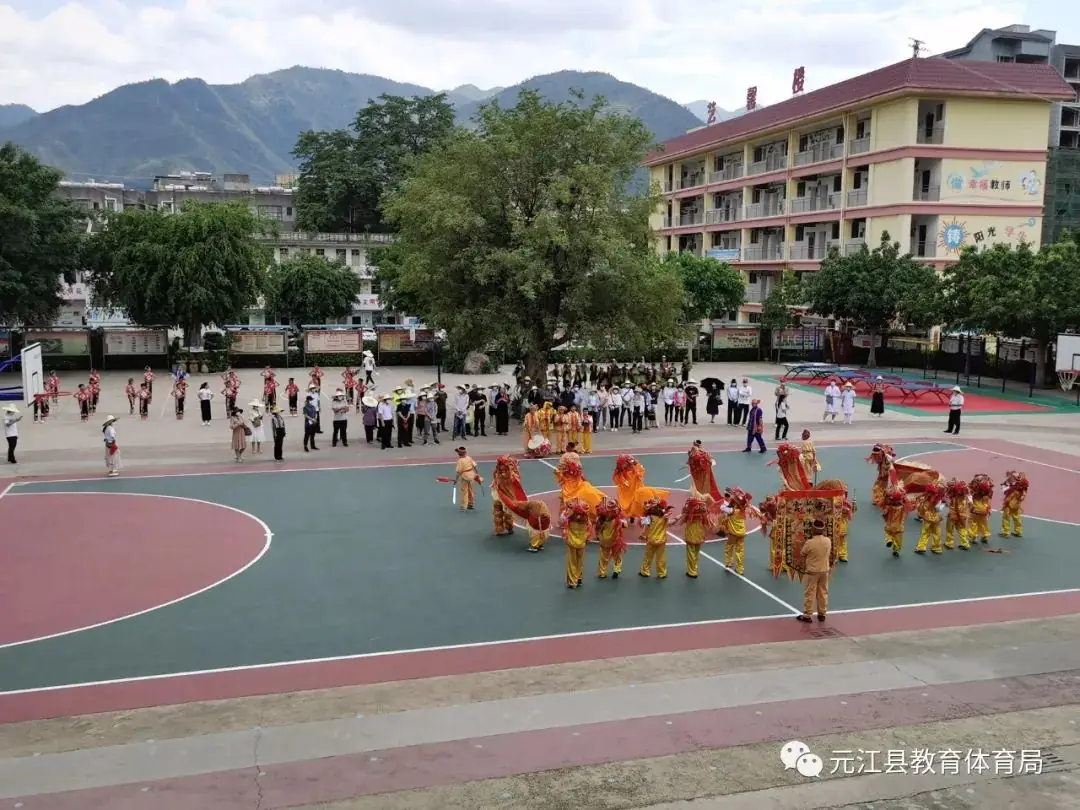 玉溪市创建办观摩团莅临元江第二小学实地考察民族团结进步“进学校”工作 第6张