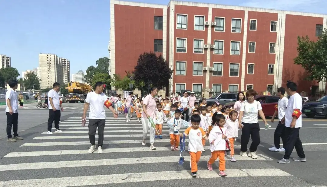 【未央学前.走进小学】走进小学 爱享成长—大班幼儿体验小学社会实践活动 第11张 【未央学前.走进小学】走进小学 爱享成长—大班幼儿体验小学社会实践活动 第11张