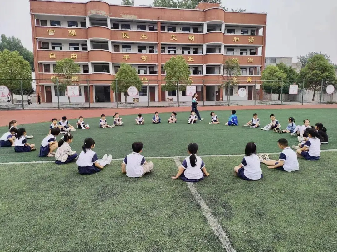 初探小学“幼”见成长|田集镇中心幼儿园“走进小学”实践活动 第25张