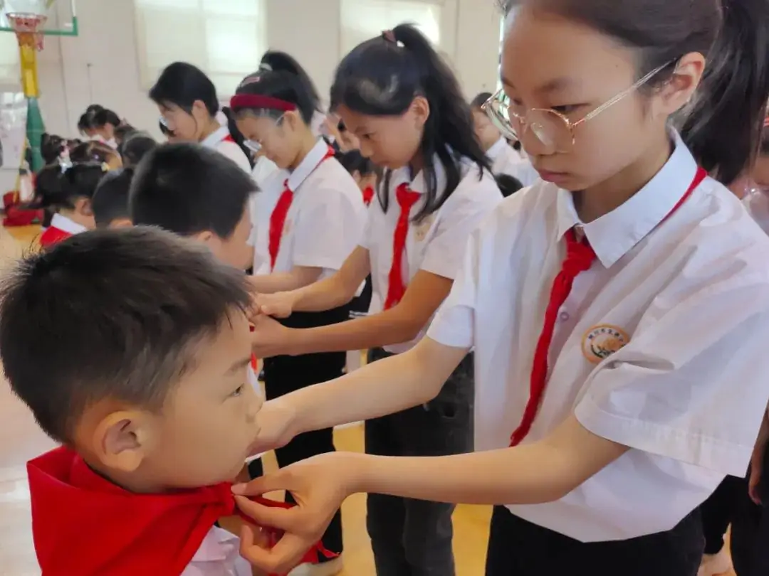 红领巾爱祖国——金谟小学少先队新队员入队仪式 第40张 红领巾爱祖国——金谟小学少先队新队员入队仪式 第40张