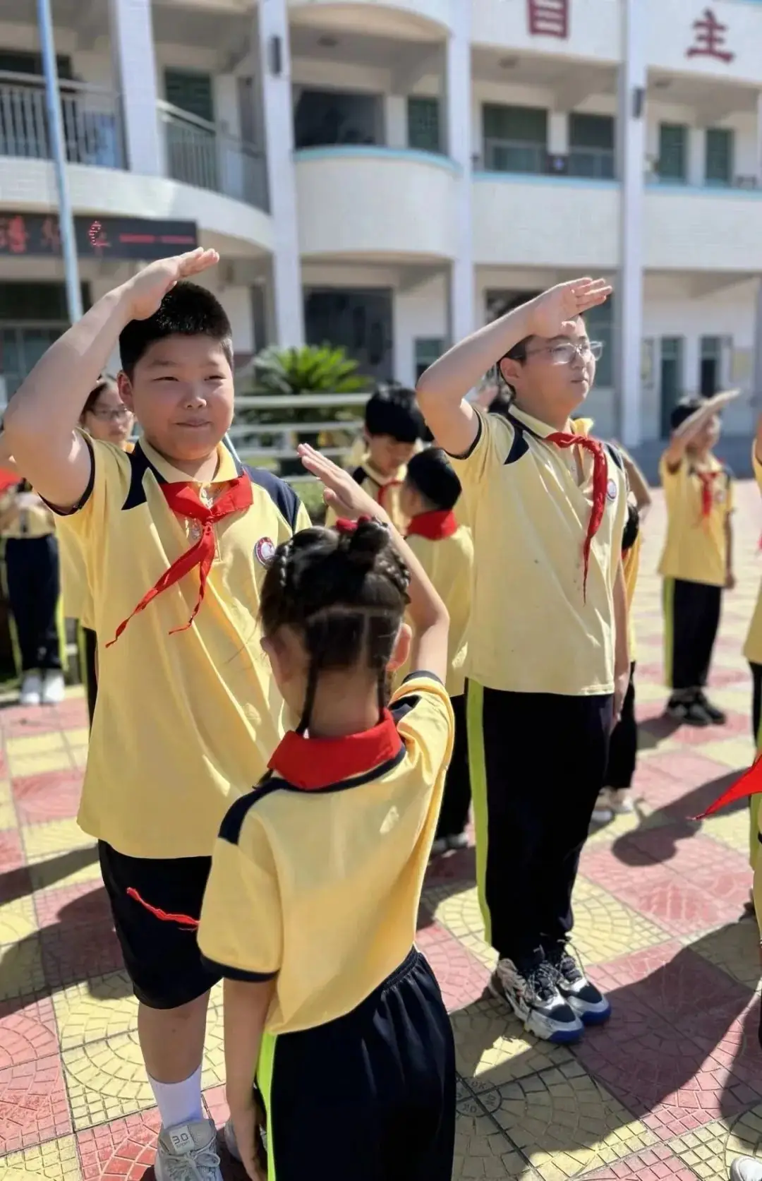 红领巾爱祖国,少年志谱华章——白奇民族小学一年级分批入队仪式 第32张 红领巾爱祖国,少年志谱华章——白奇民族小学一年级分批入队仪式 第32张