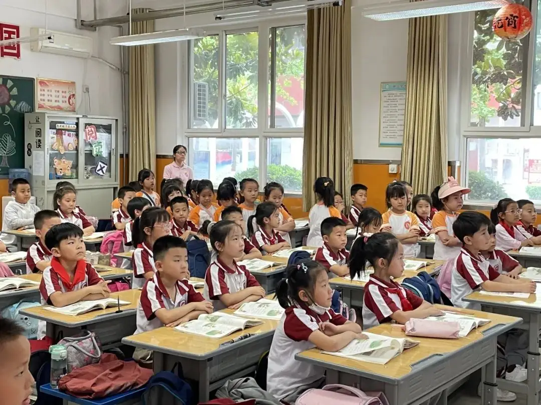 【未央学前.走进小学】走进小学 爱享成长—大班幼儿体验小学社会实践活动 第43张 【未央学前.走进小学】走进小学 爱享成长—大班幼儿体验小学社会实践活动 第43张
