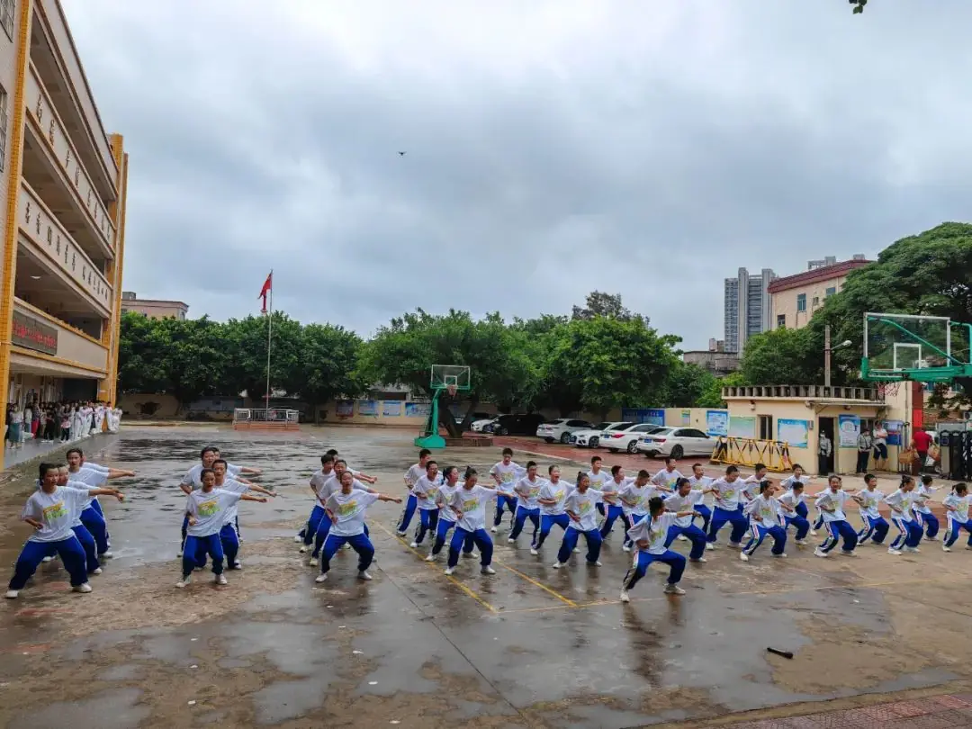 平潭岚城乡中心小学“绿色奥运,环保前行”第六届健体节 第50张 平潭岚城乡中心小学“绿色奥运,环保前行”第六届健体节 第50张