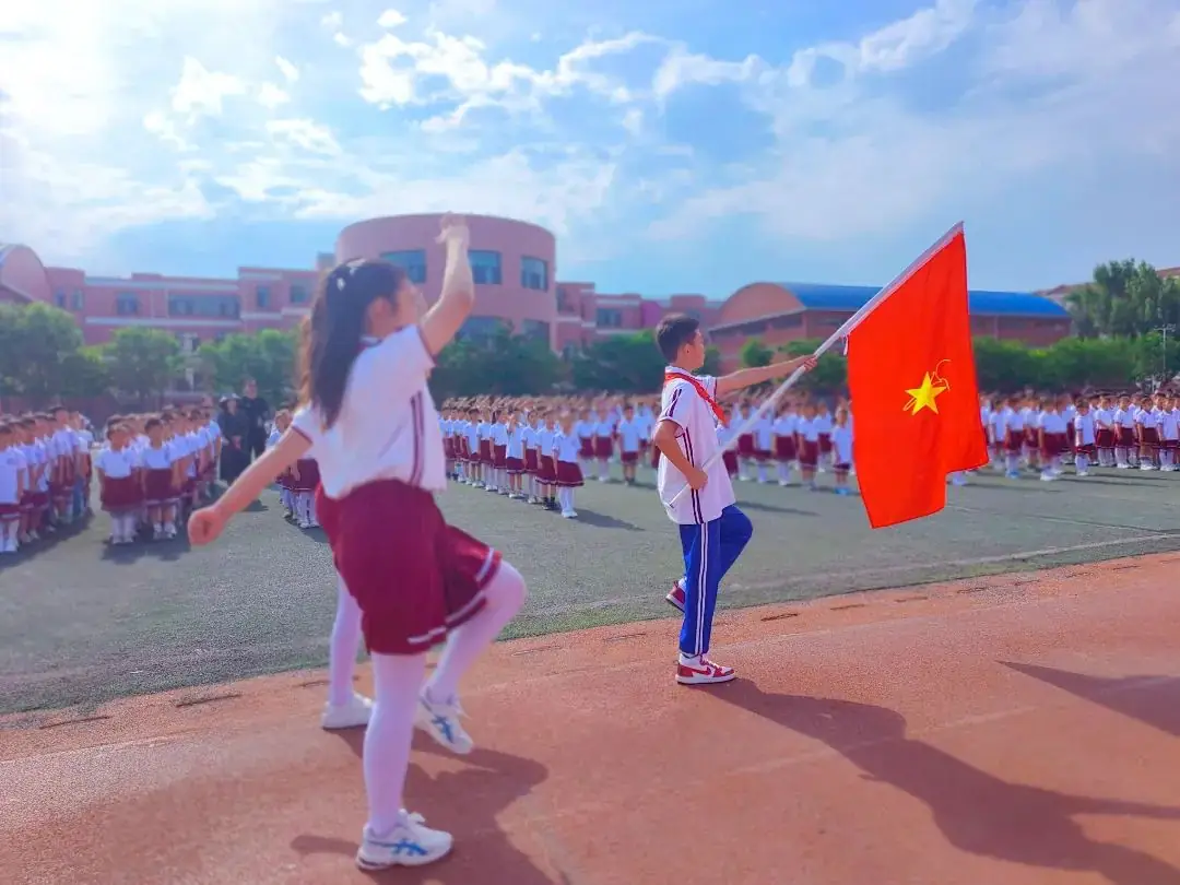 红领巾爱中国·争做新时代好队员——滨瑕小学举行主题队日暨2024年度一年级入队仪式 第3张 红领巾爱中国·争做新时代好队员——滨瑕小学举行主题队日暨2024年度一年级入队仪式 第3张