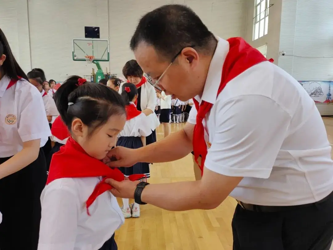 红领巾爱祖国——金谟小学少先队新队员入队仪式 第39张 红领巾爱祖国——金谟小学少先队新队员入队仪式 第39张