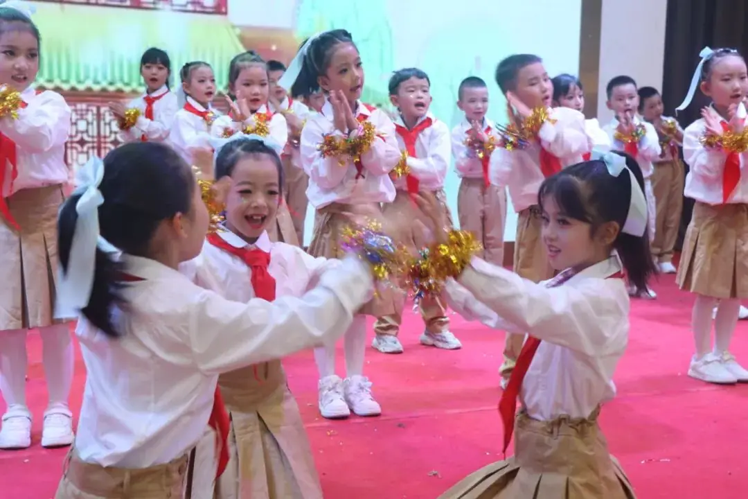 童心飞扬 梦想起航——曲靖经开区朝阳小学“六一”文艺汇演一年级专场 第84张 童心飞扬 梦想起航——曲靖经开区朝阳小学“六一”文艺汇演一年级专场 第84张