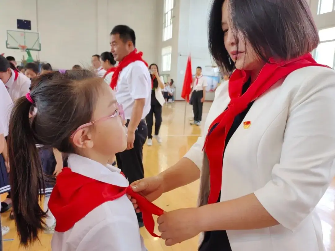 红领巾爱祖国——金谟小学少先队新队员入队仪式 第36张 红领巾爱祖国——金谟小学少先队新队员入队仪式 第36张