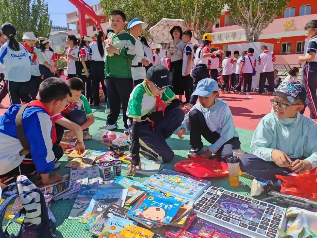 阿拉善左旗第二实验小学 “红领巾 爱祖国”六一儿童节系列活动——— 跳蚤市场&美食嘉年华 第9张