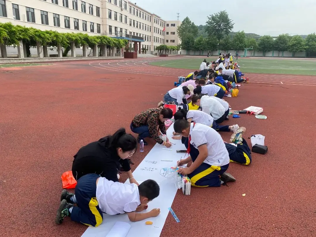 三十里堡小学(一小校区)“童心筑梦 共绘未来”主题大队会暨庆六一百米共绘活动 第44张 三十里堡小学(一小校区)“童心筑梦 共绘未来”主题大队会暨庆六一百米共绘活动 第44张