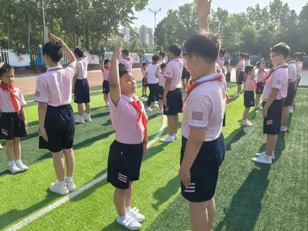 红领巾爱祖国——白塔小学一年级新队员分批入队仪式 第35张 红领巾爱祖国——白塔小学一年级新队员分批入队仪式 第35张