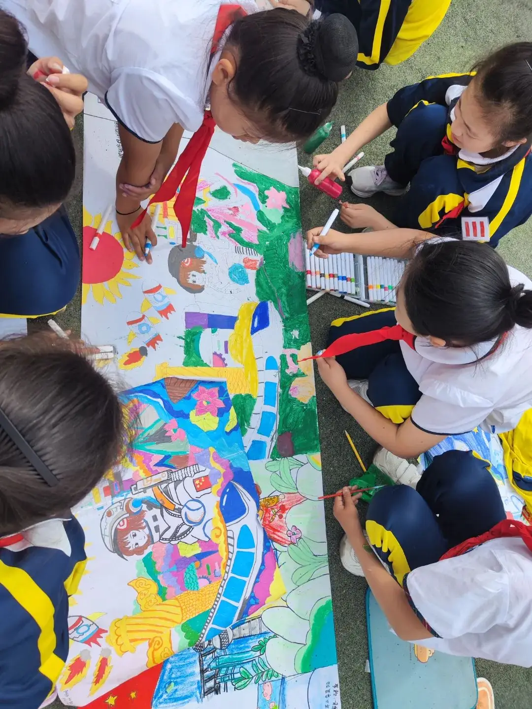 三十里堡小学(一小校区)“童心筑梦 共绘未来”主题大队会暨庆六一百米共绘活动 第45张 三十里堡小学(一小校区)“童心筑梦 共绘未来”主题大队会暨庆六一百米共绘活动 第45张