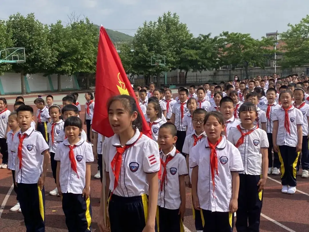 三十里堡小学(一小校区)“童心筑梦 共绘未来”主题大队会暨庆六一百米共绘活动 第8张 三十里堡小学(一小校区)“童心筑梦 共绘未来”主题大队会暨庆六一百米共绘活动 第8张