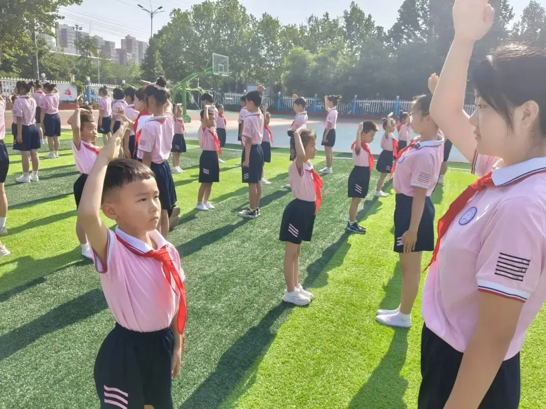 红领巾爱祖国——白塔小学一年级新队员分批入队仪式 第34张 红领巾爱祖国——白塔小学一年级新队员分批入队仪式 第34张