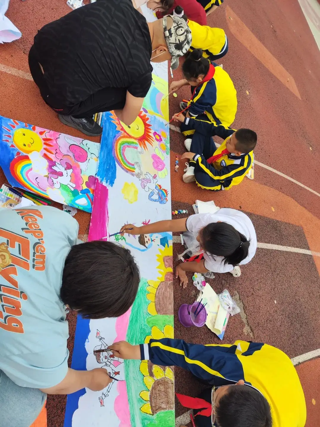 三十里堡小学(一小校区)“童心筑梦 共绘未来”主题大队会暨庆六一百米共绘活动 第48张 三十里堡小学(一小校区)“童心筑梦 共绘未来”主题大队会暨庆六一百米共绘活动 第48张