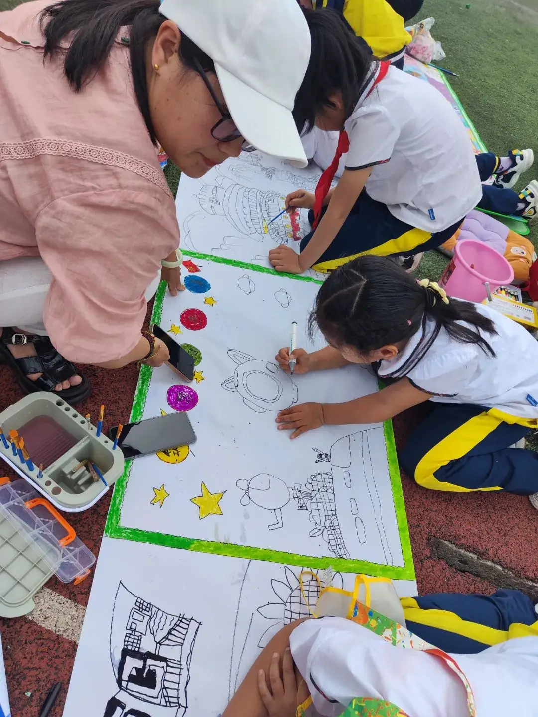 三十里堡小学(一小校区)“童心筑梦 共绘未来”主题大队会暨庆六一百米共绘活动 第75张 三十里堡小学(一小校区)“童心筑梦 共绘未来”主题大队会暨庆六一百米共绘活动 第75张