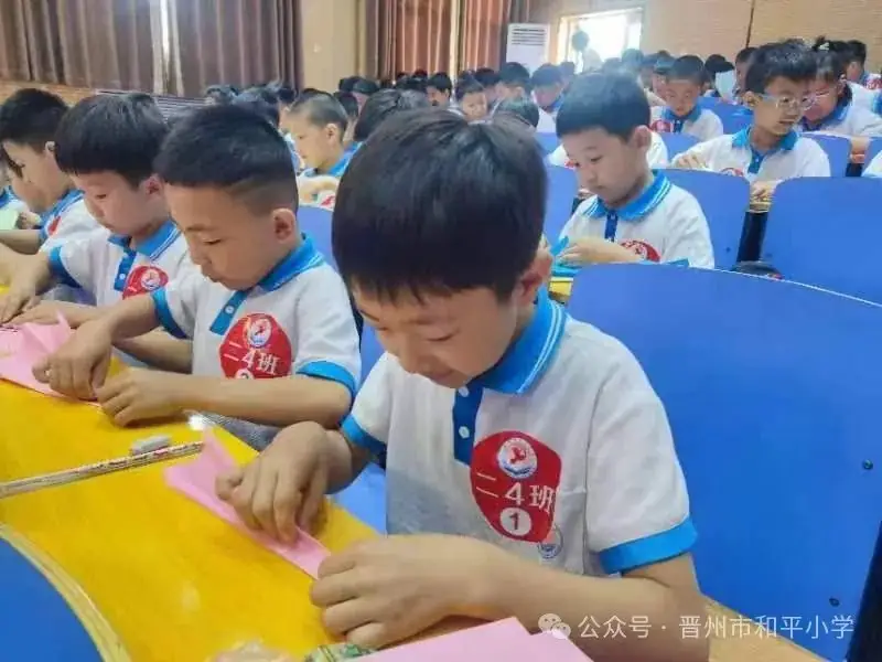 放飞梦想 快乐成长——和平小学学科融合实践活动之纸飞机大赛 第8张