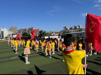 红领巾爱祖国——景德镇市第五小学少先队新队员入队仪式 第11张 红领巾爱祖国——景德镇市第五小学少先队新队员入队仪式 第11张