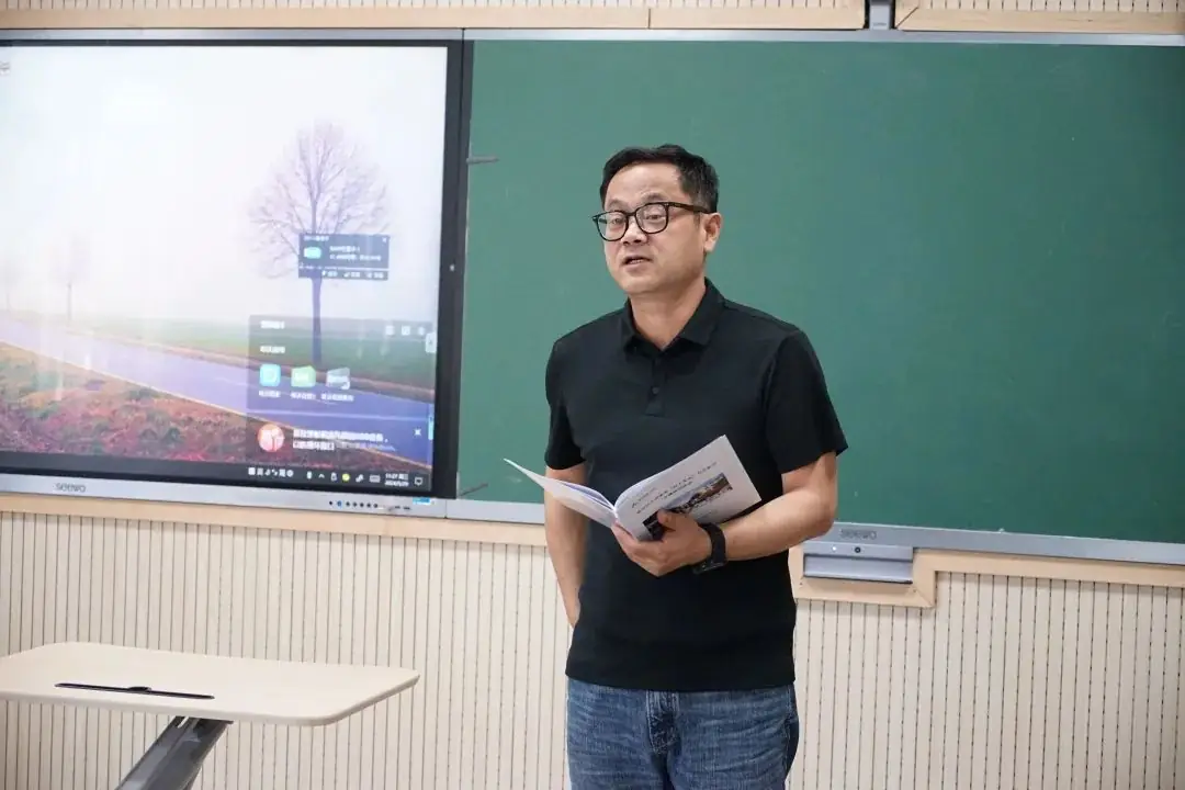 所前二小丨以线造型,以情入画——萧山区小学美术“向上生长”写生教学专题研训活动 第13张 所前二小丨以线造型,以情入画——萧山区小学美术“向上生长”写生教学专题研训活动 第13张