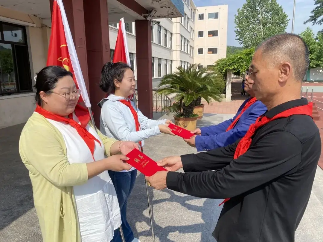 三十里堡小学(一小校区)“童心筑梦 共绘未来”主题大队会暨庆六一百米共绘活动 第23张 三十里堡小学(一小校区)“童心筑梦 共绘未来”主题大队会暨庆六一百米共绘活动 第23张