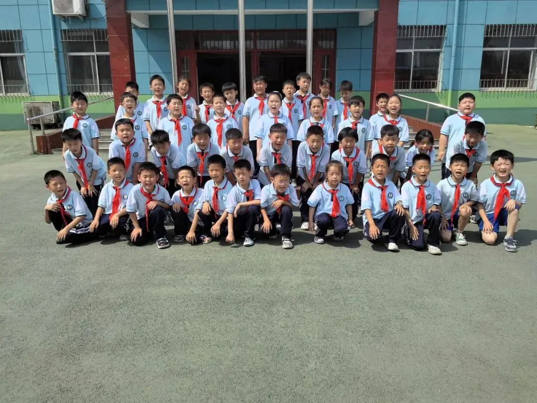 “红领巾 爱祖国”——耿庄小学少先队入队仪式 第41张 “红领巾 爱祖国”——耿庄小学少先队入队仪式 第41张