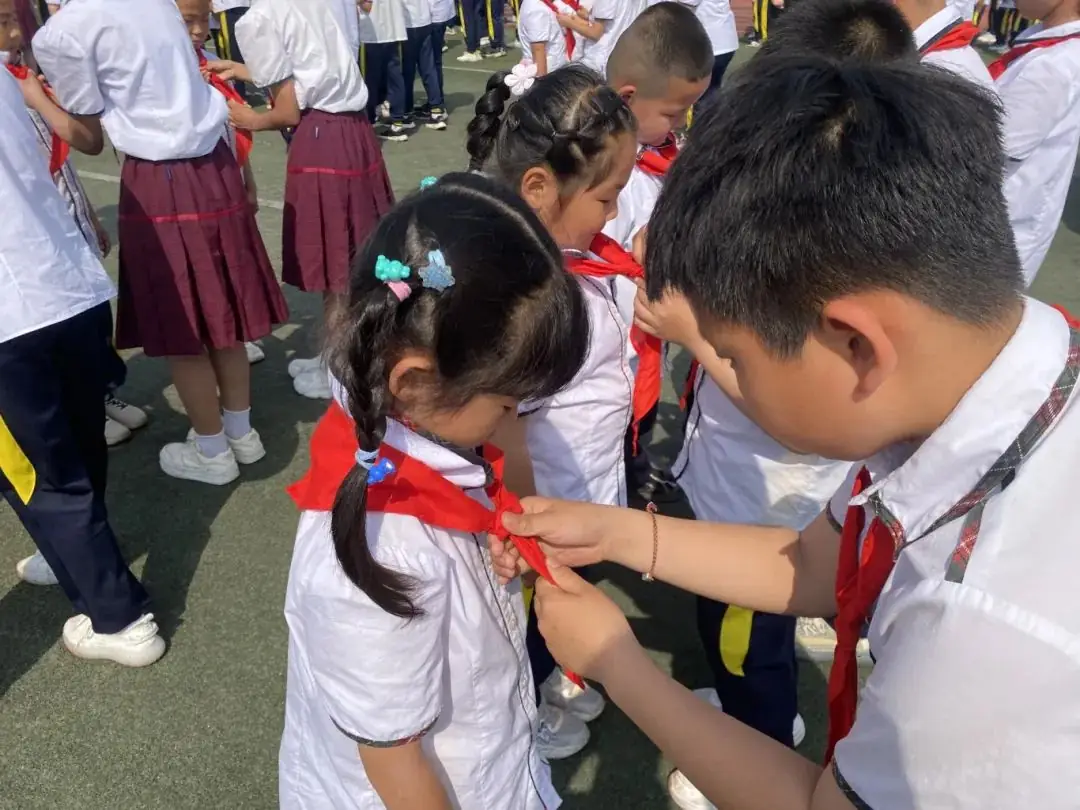 三十里堡小学(一小校区)“童心筑梦 共绘未来”主题大队会暨庆六一百米共绘活动 第13张 三十里堡小学(一小校区)“童心筑梦 共绘未来”主题大队会暨庆六一百米共绘活动 第13张
