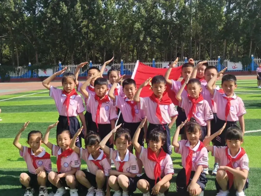 红领巾爱祖国——白塔小学一年级新队员分批入队仪式 第70张 红领巾爱祖国——白塔小学一年级新队员分批入队仪式 第70张