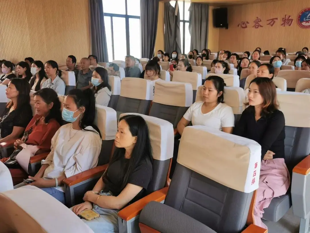心理辅导,呵护心灵——忠门中心小学开展心理健康宣传教育月主题活动 第21张 心理辅导,呵护心灵——忠门中心小学开展心理健康宣传教育月主题活动 第21张
