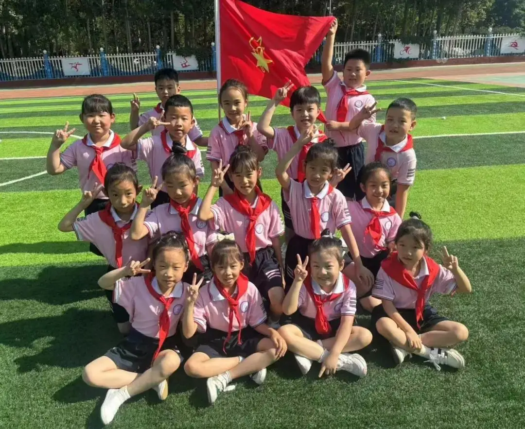 红领巾爱祖国——白塔小学一年级新队员分批入队仪式 第73张 红领巾爱祖国——白塔小学一年级新队员分批入队仪式 第73张
