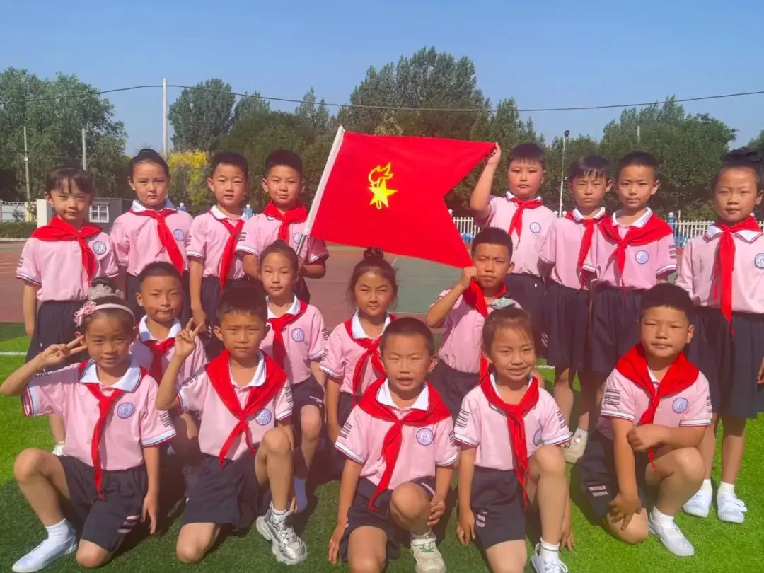 红领巾爱祖国——白塔小学一年级新队员分批入队仪式 第75张 红领巾爱祖国——白塔小学一年级新队员分批入队仪式 第75张