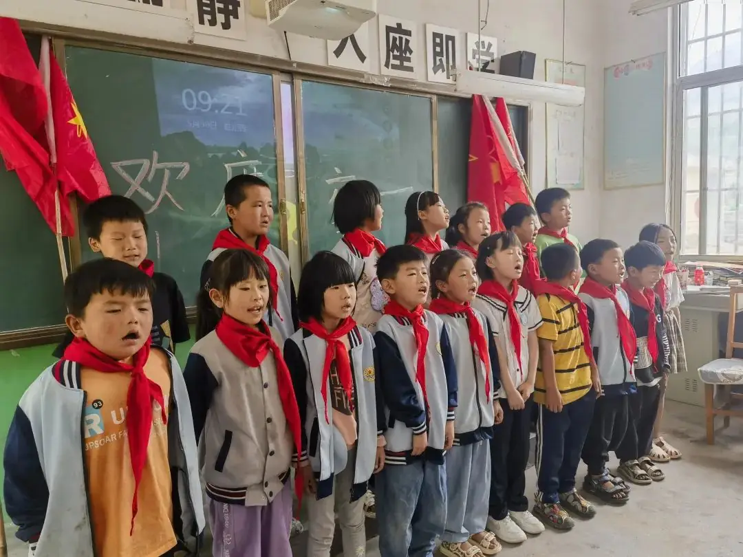 【红领巾爱祖国】2024年平邑县英光小学少先队庆“六一”暨分批入队仪式 第3张 【红领巾爱祖国】2024年平邑县英光小学少先队庆“六一”暨分批入队仪式 第3张
