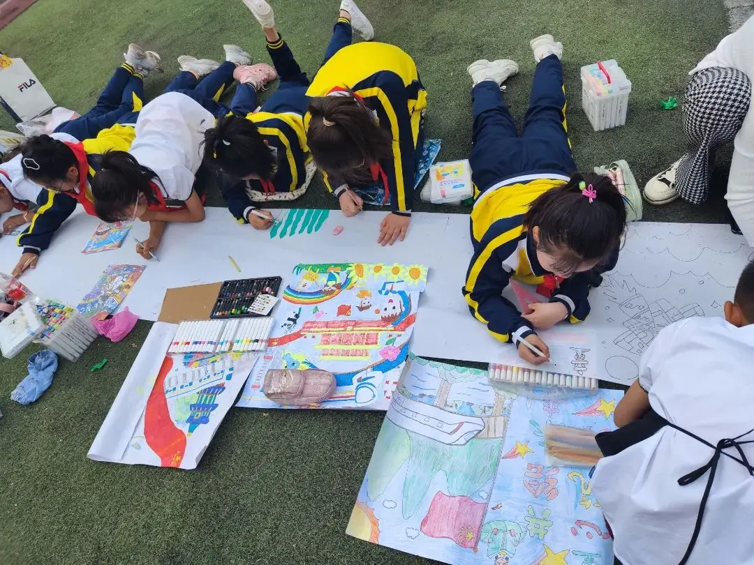 三十里堡小学(一小校区)“童心筑梦 共绘未来”主题大队会暨庆六一百米共绘活动 第53张 三十里堡小学(一小校区)“童心筑梦 共绘未来”主题大队会暨庆六一百米共绘活动 第53张