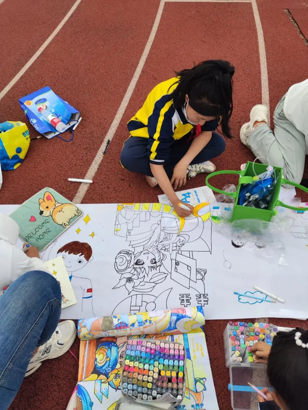 三十里堡小学(一小校区)“童心筑梦 共绘未来”主题大队会暨庆六一百米共绘活动 第69张 三十里堡小学(一小校区)“童心筑梦 共绘未来”主题大队会暨庆六一百米共绘活动 第69张