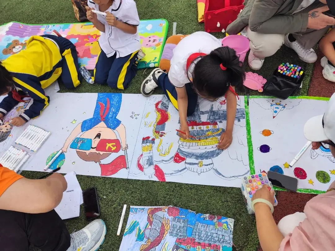 三十里堡小学(一小校区)“童心筑梦 共绘未来”主题大队会暨庆六一百米共绘活动 第71张 三十里堡小学(一小校区)“童心筑梦 共绘未来”主题大队会暨庆六一百米共绘活动 第71张