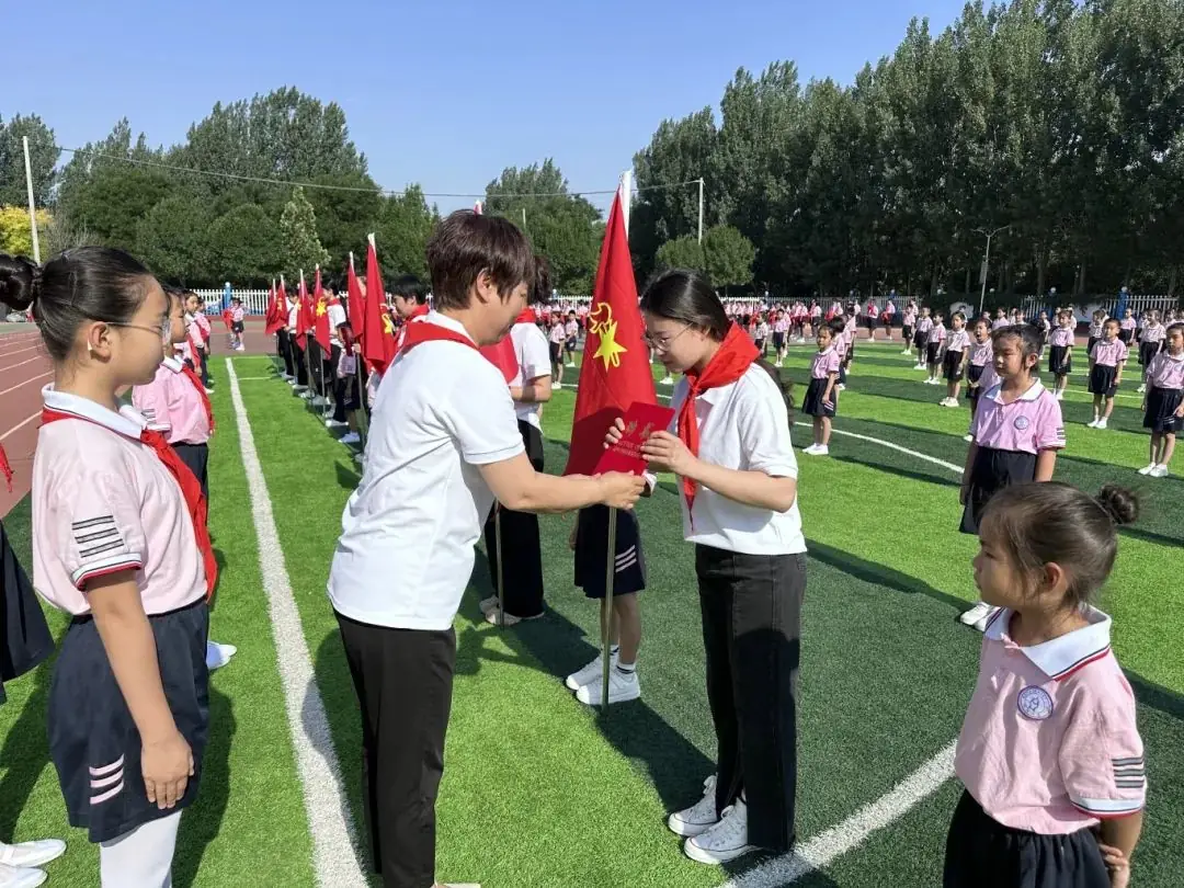 红领巾爱祖国——白塔小学一年级新队员分批入队仪式 第48张 红领巾爱祖国——白塔小学一年级新队员分批入队仪式 第48张