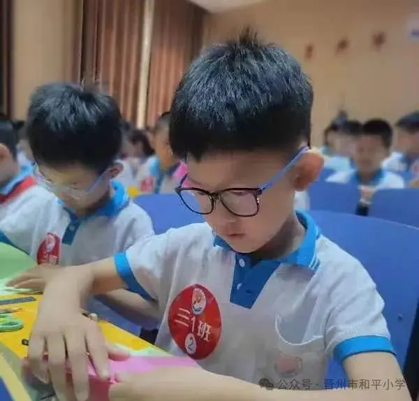 放飞梦想 快乐成长——和平小学学科融合实践活动之纸飞机大赛 第7张