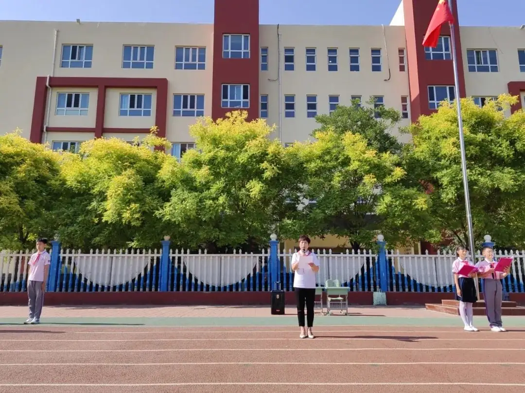 红领巾爱祖国——白塔小学一年级新队员分批入队仪式 第4张 红领巾爱祖国——白塔小学一年级新队员分批入队仪式 第4张