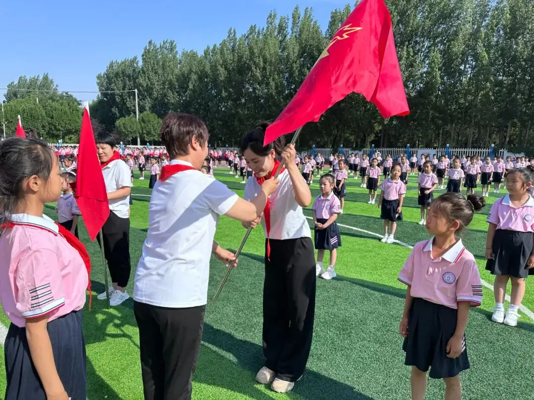 红领巾爱祖国——白塔小学一年级新队员分批入队仪式 第47张 红领巾爱祖国——白塔小学一年级新队员分批入队仪式 第47张
