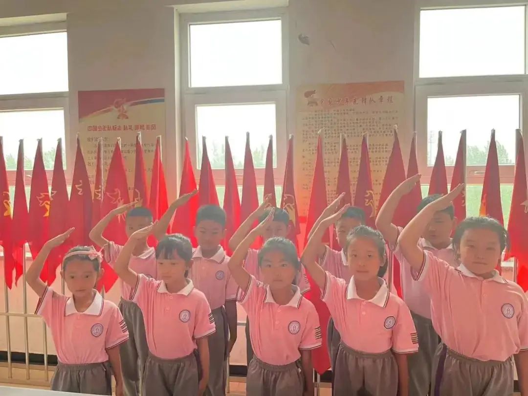 红领巾爱祖国——白塔小学一年级新队员分批入队仪式 第15张 红领巾爱祖国——白塔小学一年级新队员分批入队仪式 第15张