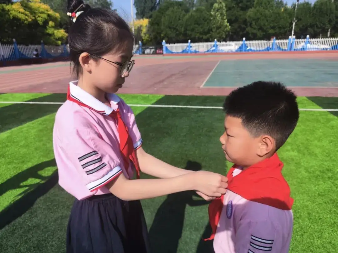 红领巾爱祖国——白塔小学一年级新队员分批入队仪式 第32张 红领巾爱祖国——白塔小学一年级新队员分批入队仪式 第32张