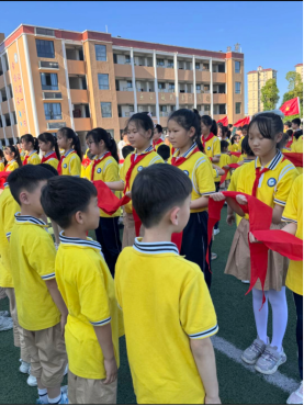 红领巾爱祖国——景德镇市第五小学少先队新队员入队仪式 第5张 红领巾爱祖国——景德镇市第五小学少先队新队员入队仪式 第5张