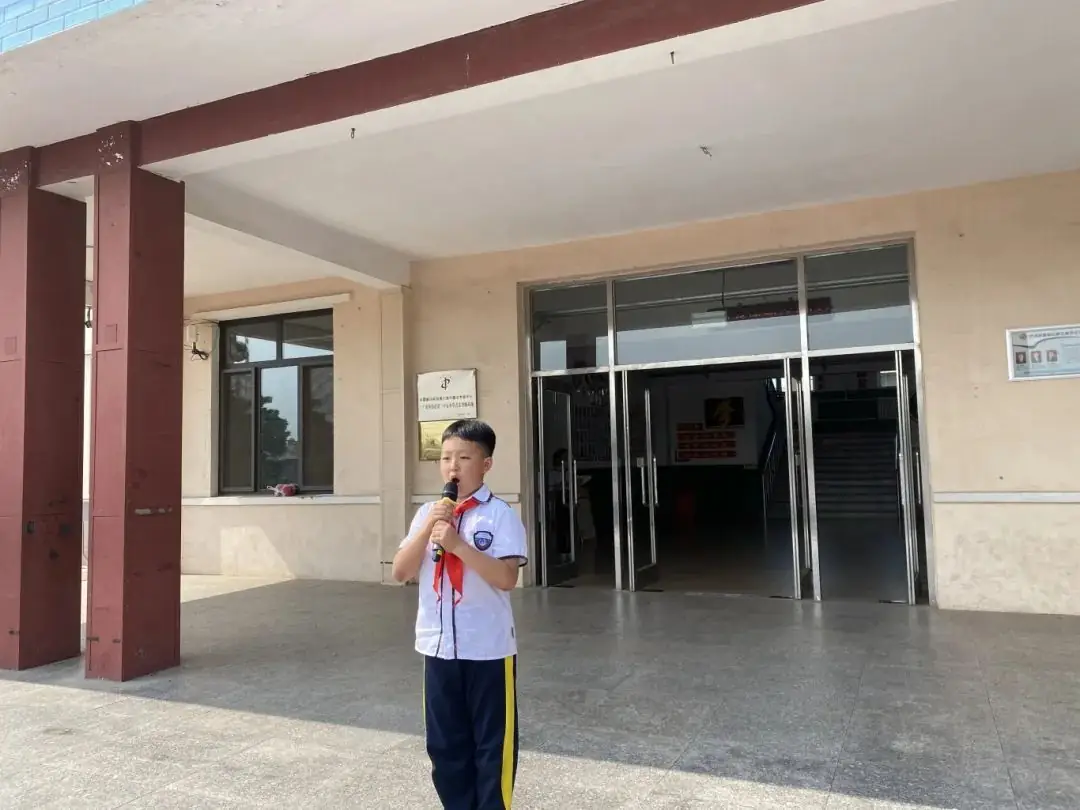 三十里堡小学(一小校区)“童心筑梦 共绘未来”主题大队会暨庆六一百米共绘活动 第25张 三十里堡小学(一小校区)“童心筑梦 共绘未来”主题大队会暨庆六一百米共绘活动 第25张