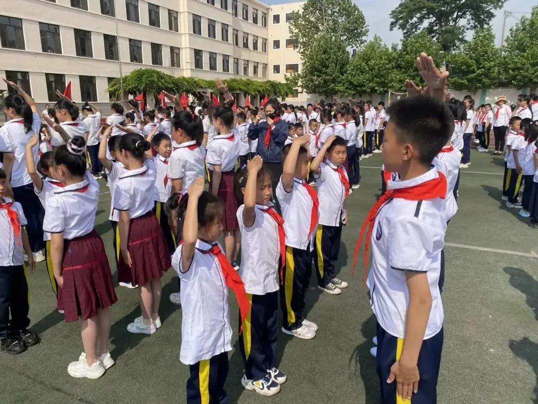 三十里堡小学(一小校区)“童心筑梦 共绘未来”主题大队会暨庆六一百米共绘活动 第18张 三十里堡小学(一小校区)“童心筑梦 共绘未来”主题大队会暨庆六一百米共绘活动 第18张