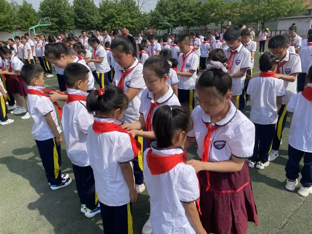 三十里堡小学(一小校区)“童心筑梦 共绘未来”主题大队会暨庆六一百米共绘活动 第12张 三十里堡小学(一小校区)“童心筑梦 共绘未来”主题大队会暨庆六一百米共绘活动 第12张