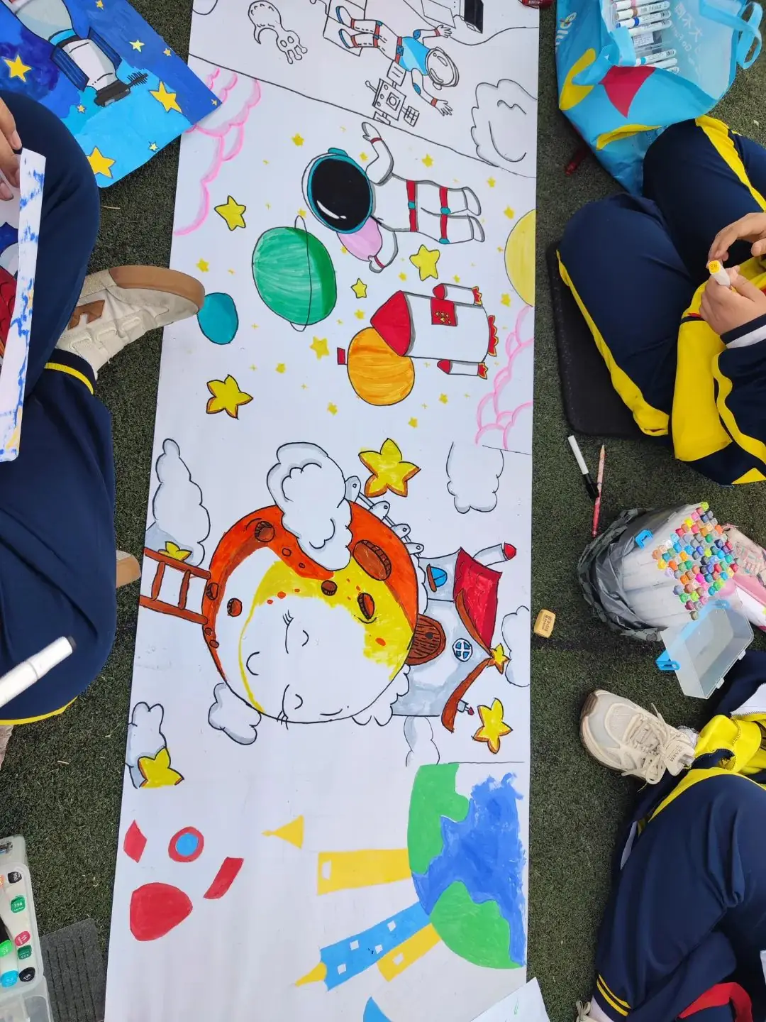 三十里堡小学(一小校区)“童心筑梦 共绘未来”主题大队会暨庆六一百米共绘活动 第74张 三十里堡小学(一小校区)“童心筑梦 共绘未来”主题大队会暨庆六一百米共绘活动 第74张