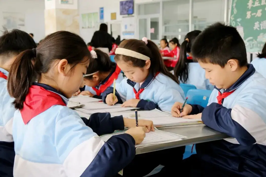章丘区小学英语书法大赛优秀作品展示——鲁能实验小学篇 第2张 章丘区小学英语书法大赛优秀作品展示——鲁能实验小学篇 第2张