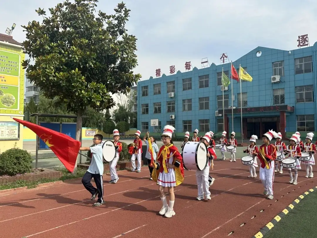 “红领巾 爱祖国”——耿庄小学少先队入队仪式 第3张 “红领巾 爱祖国”——耿庄小学少先队入队仪式 第3张