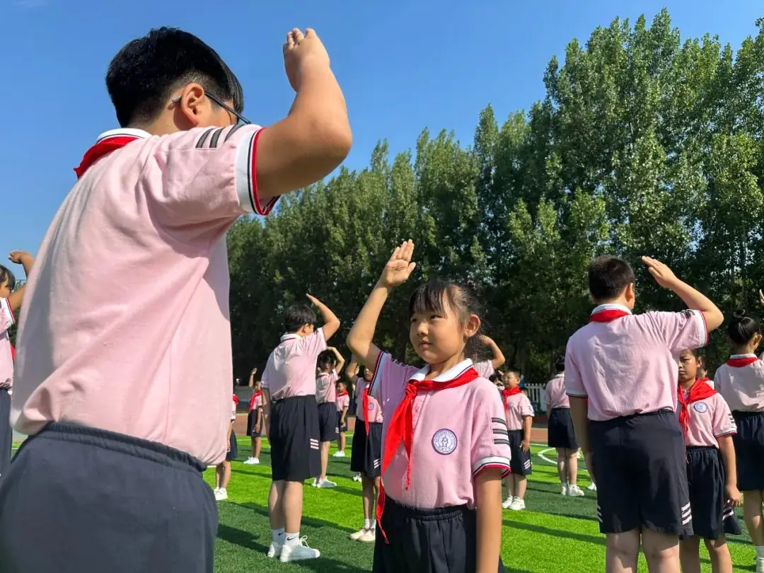 红领巾爱祖国——白塔小学一年级新队员分批入队仪式 第38张 红领巾爱祖国——白塔小学一年级新队员分批入队仪式 第38张