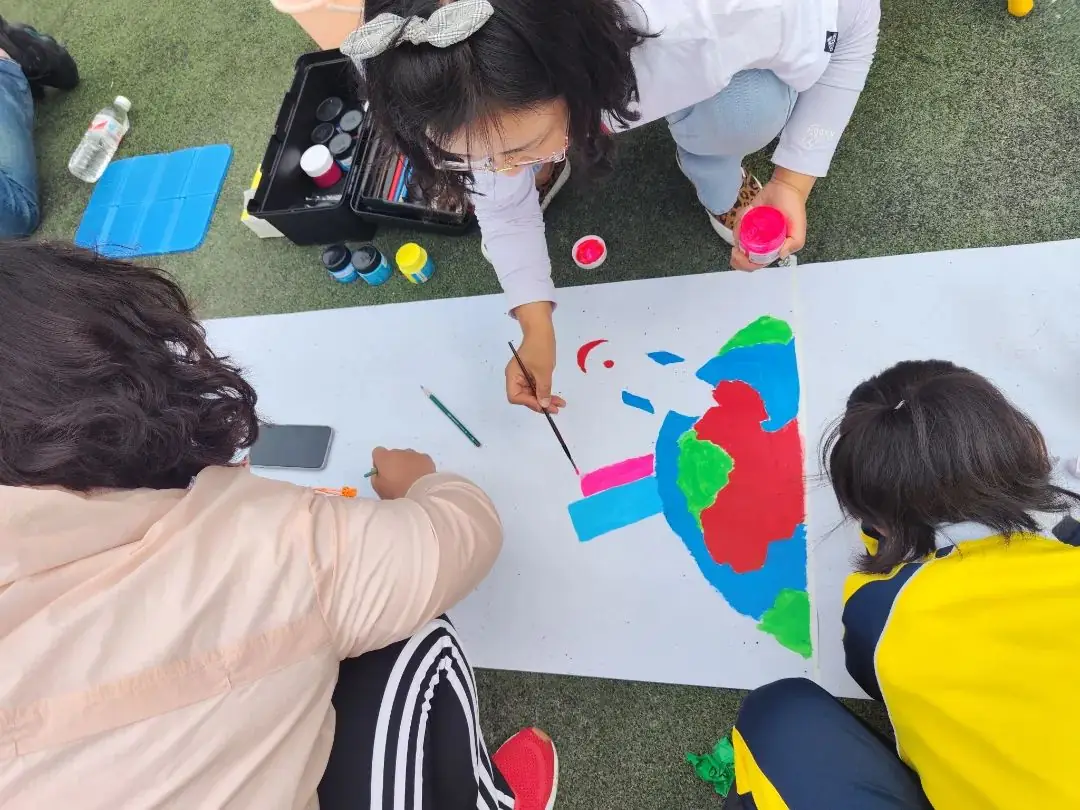 三十里堡小学(一小校区)“童心筑梦 共绘未来”主题大队会暨庆六一百米共绘活动 第77张 三十里堡小学(一小校区)“童心筑梦 共绘未来”主题大队会暨庆六一百米共绘活动 第77张