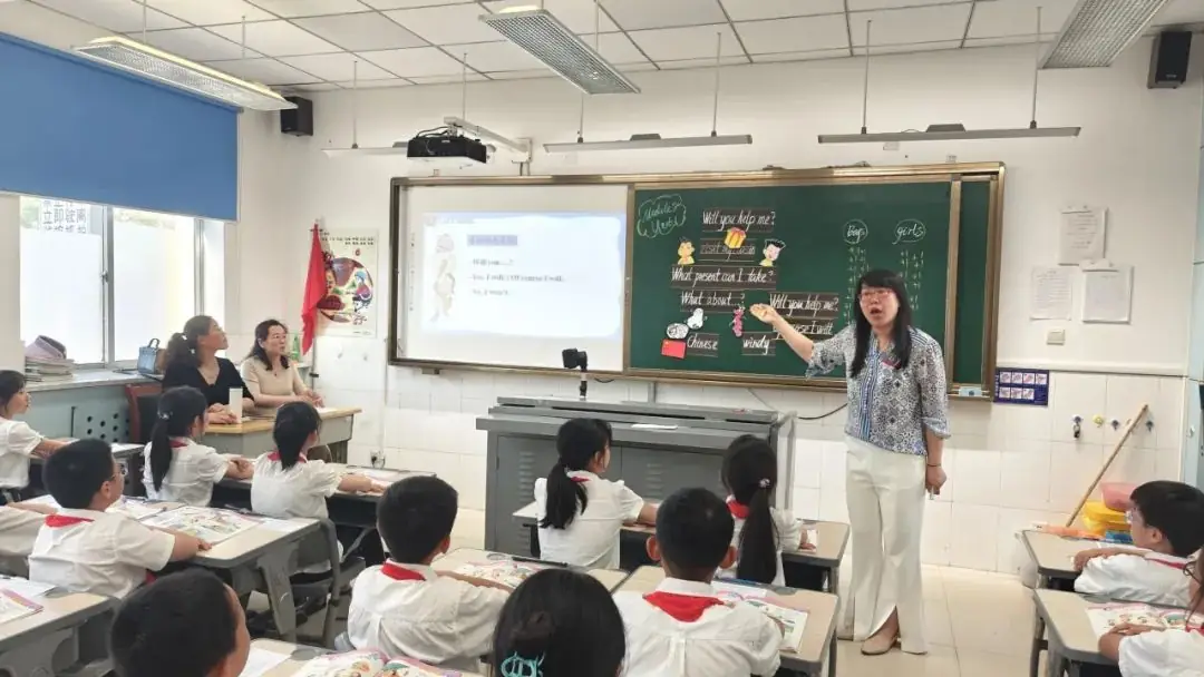 【人文鲸园·全环境育人】环翠区小学全学科单元集备观摩暨展评活动在威海市鲸园小学举行 第22张 【人文鲸园·全环境育人】环翠区小学全学科单元集备观摩暨展评活动在威海市鲸园小学举行 第22张